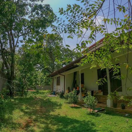 The Sigiriya White House Apartment Exterior foto